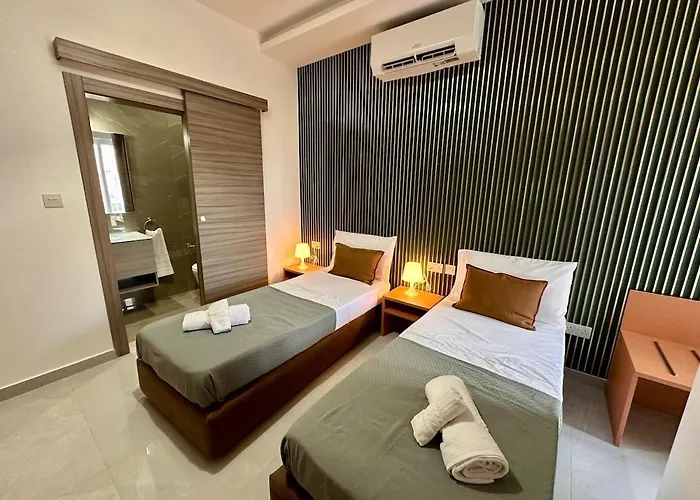 Apartament Large 3-bedroom With Terrace