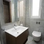 Large 3-bedroom With Terrace *