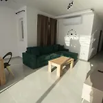 Lägenhet Large 3-bedroom With Terrace Is-Swieqi