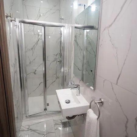 아파트 Large 3-bedroom With Terrace