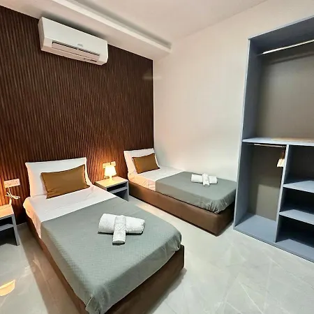 Large 3-bedroom With Terrace Apartment *