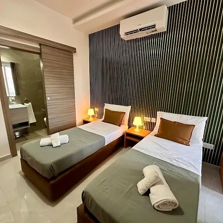 Daire Large 3-bedroom With Terrace