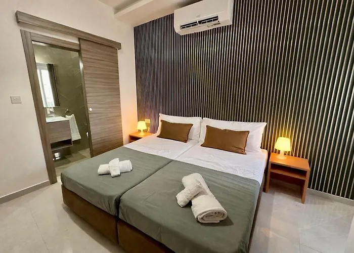 Daire Large 3-bedroom With Terrace